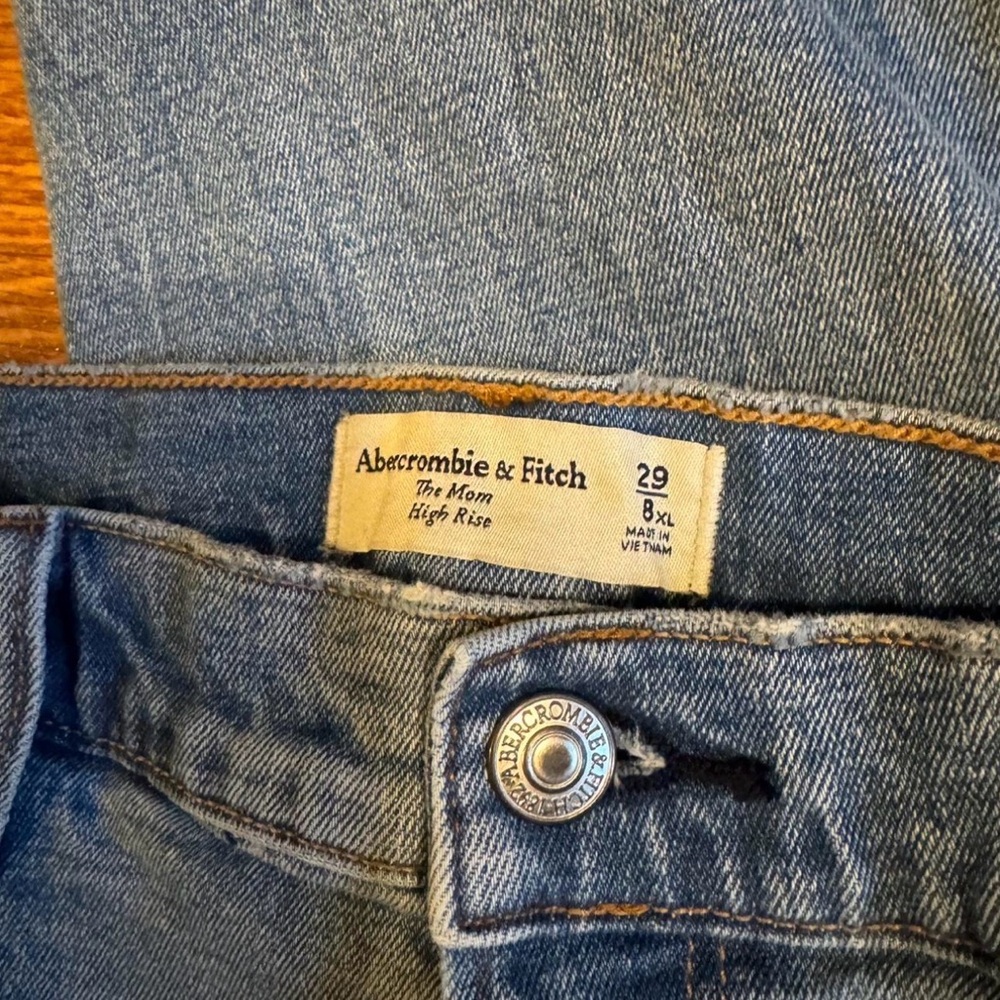 Abercrombie & Fitch 8 XL High Rise Mom Jeans - Picture 2 of 5